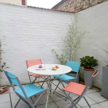 度假居 Charmante Maison Et Sa Cour Anglaise 勒特雷波尔