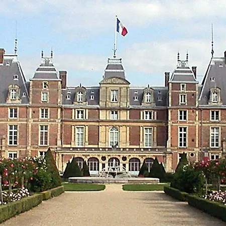 度假居 Charmante Maison Et Sa Cour Anglaise *